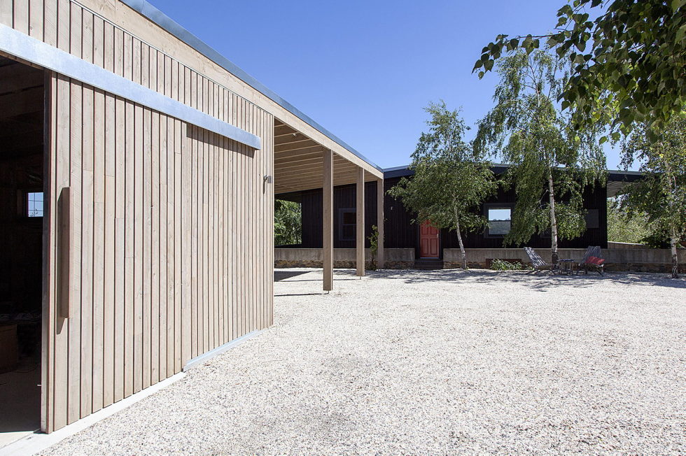 Plinth House in Australia from the Luke Stanley Architects 8