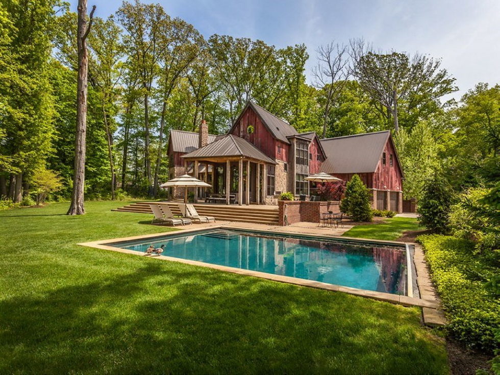 The charming village house in Indianapolis, Indiana, USA is displayed for sale for $ 2.5 million 28