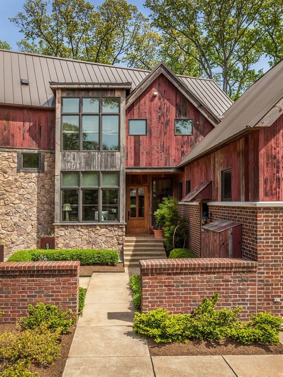 The charming village house in Indianapolis, Indiana, USA is displayed for sale for $ 2.5 million 32