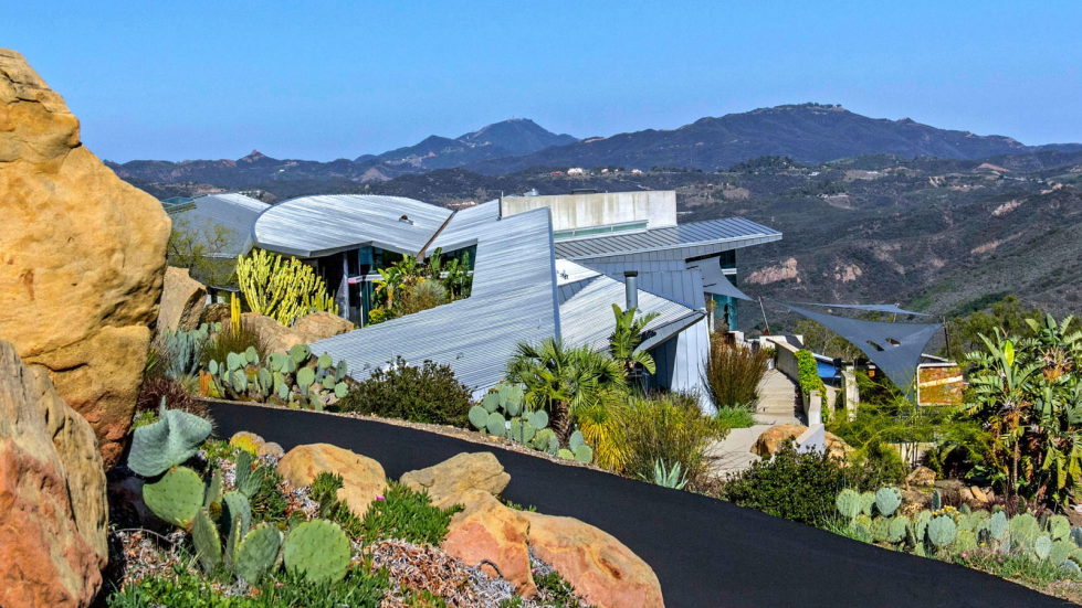 The excellent glass house for $ 14.9 million in Malibu, USA 26