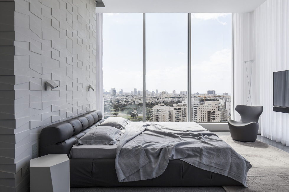 The penthouse from the Pitsou Kedem studio in Tel Aviv, Israel 22