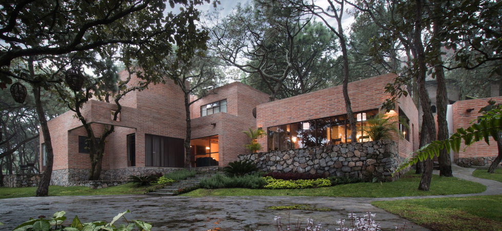 Two StoreyedHouseSuroundedByThePictiresqueForestinMexicoFromMO+Gtallerdearquitectura