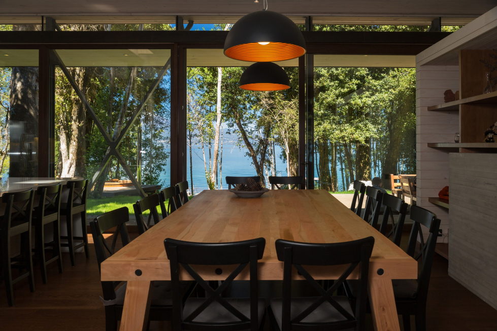 Cozy Family House From Planmaestro Studio On The Lake Shore In Chile 6