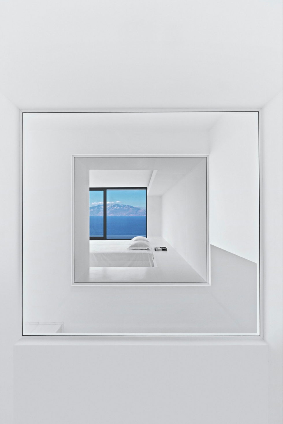 Silver House In Greece Upon The Project Of Dwek Architects Studio 15