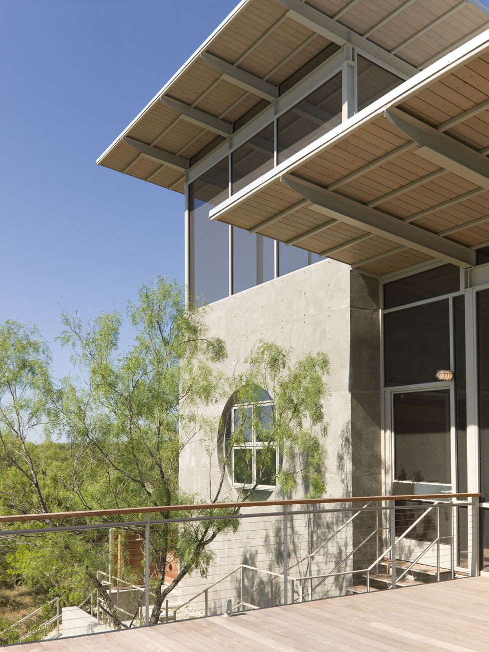The House Made Of Aluminum Trailer In Texas From Andrew Hinman Architecture 7