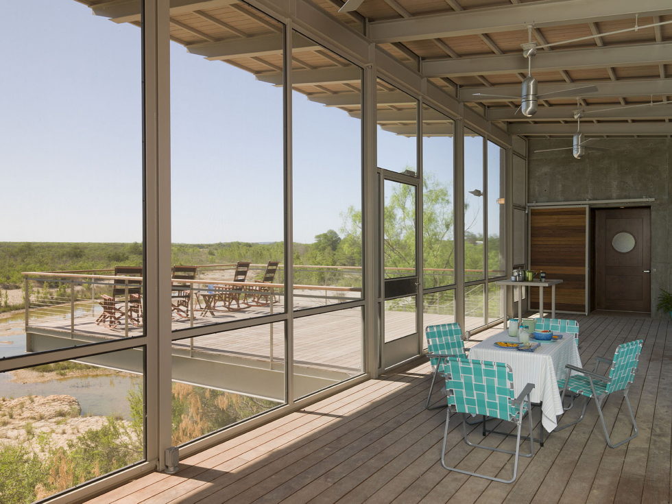 The House Made Of Aluminum Trailer In Texas From Andrew Hinman Architecture 9