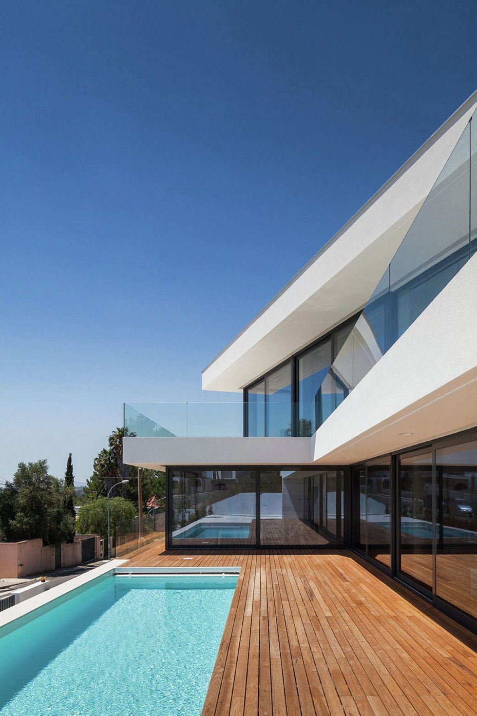 JC House Villa At The Suburb Of Lisbon, Portugal, Upon The Project Of JPS Atelier 4