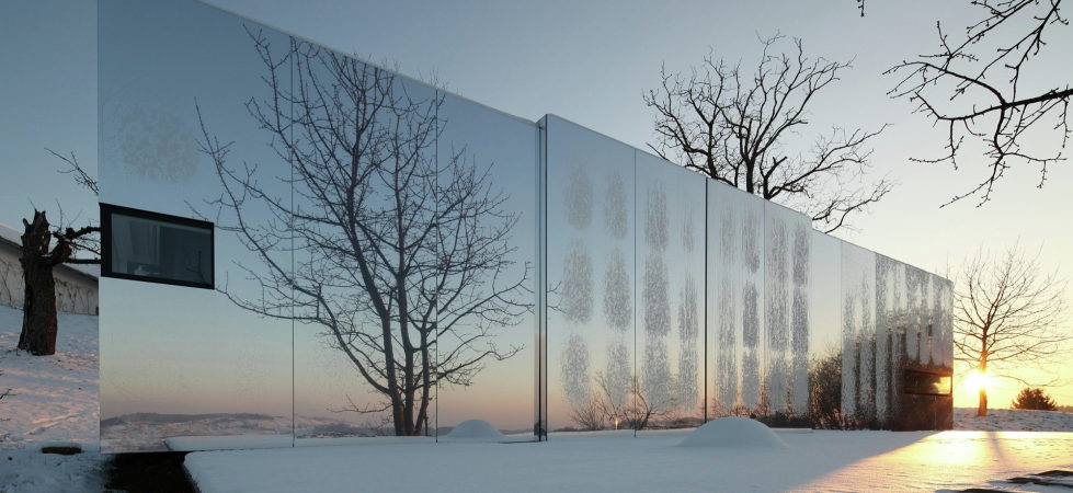 Casa Invisible The Mirror House From Delugan Meissl Associated Architects 1