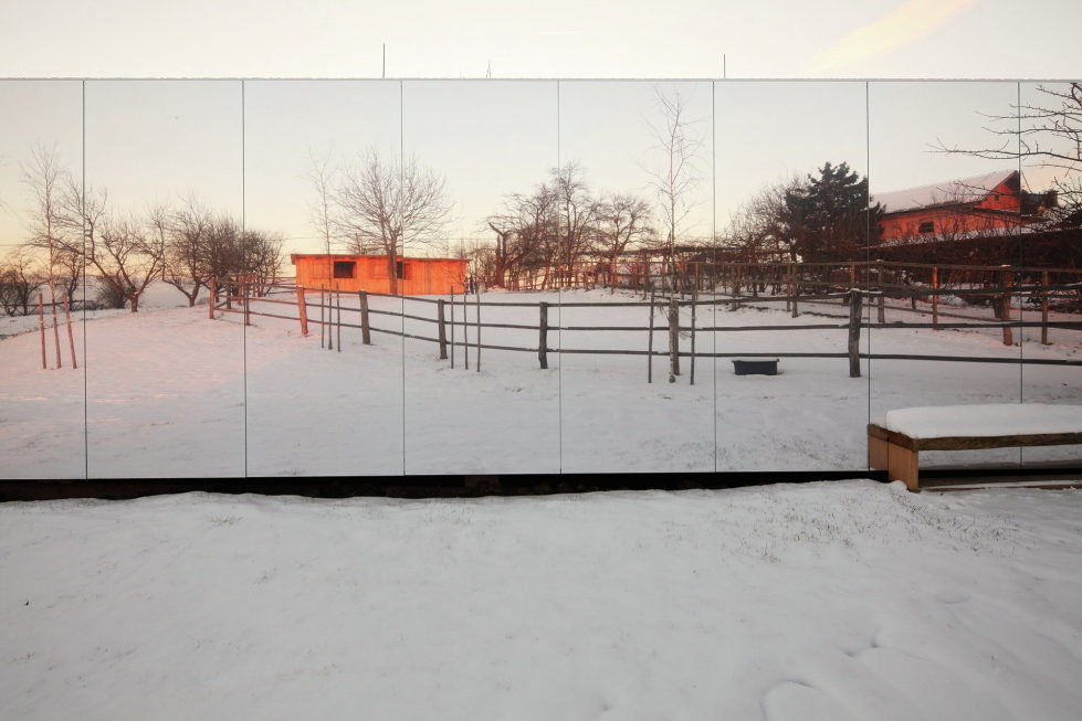 Casa Invisible The Mirror House From Delugan Meissl Associated Architects 10