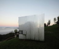 Casa Invisible The Mirror House From Delugan Meissl Associated Architects 14