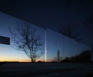 Casa Invisible The Mirror House From Delugan Meissl Associated Architects 18