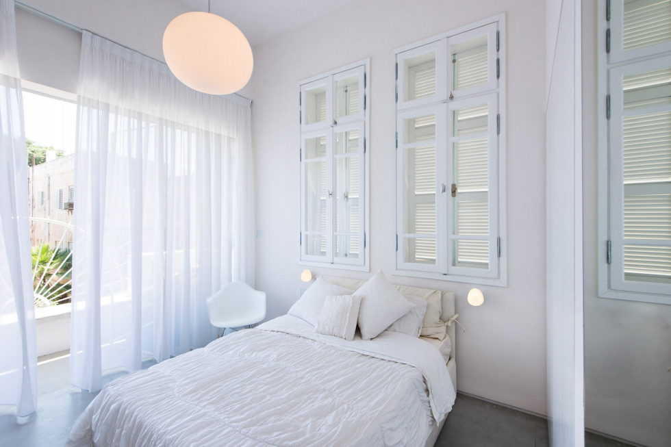 Three-bedroom apartment in Tel Aviv by Chiara Ferrari Studio 8