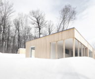 The wooden house in the Canadian woods 7