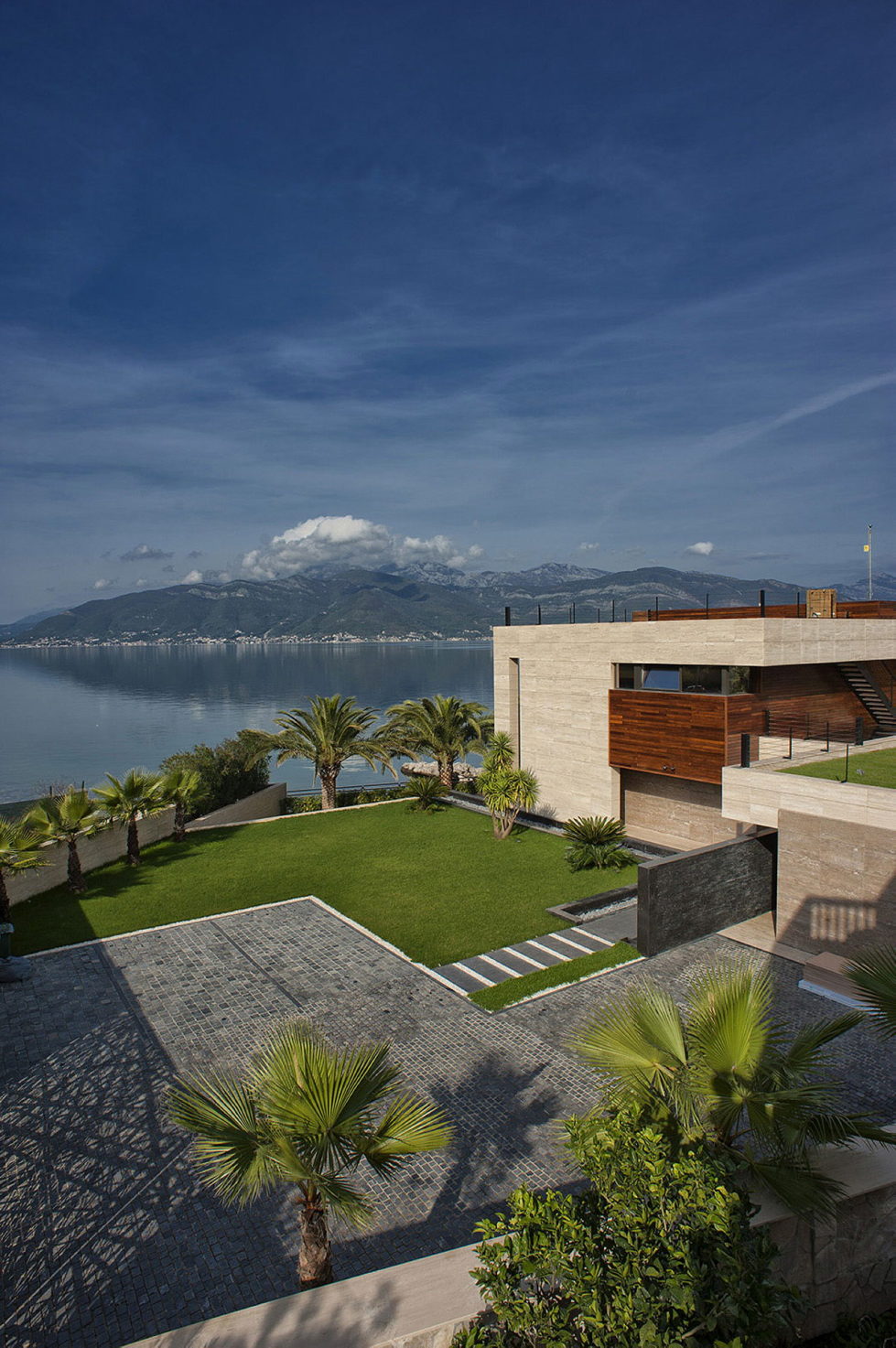 S, M, L - Villa In Montenegro From Studio SYNTHESIS 2
