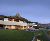 OVD 919 Villa At The Root Of Lion Head Mountain In South Africa From SAOTA Studio 6