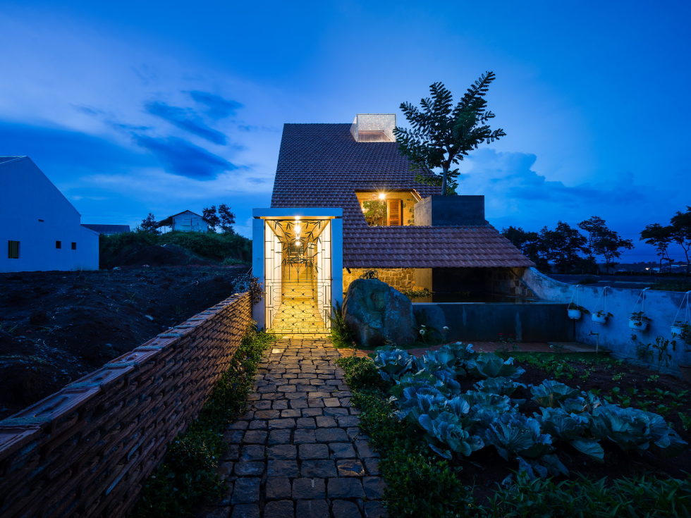 Uncle's House in Dalat, Vietnam upon the project of 3 Atelier 1