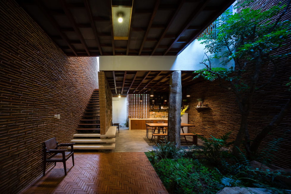 Uncle's House in Dalat, Vietnam upon the project of 3 Atelier 11