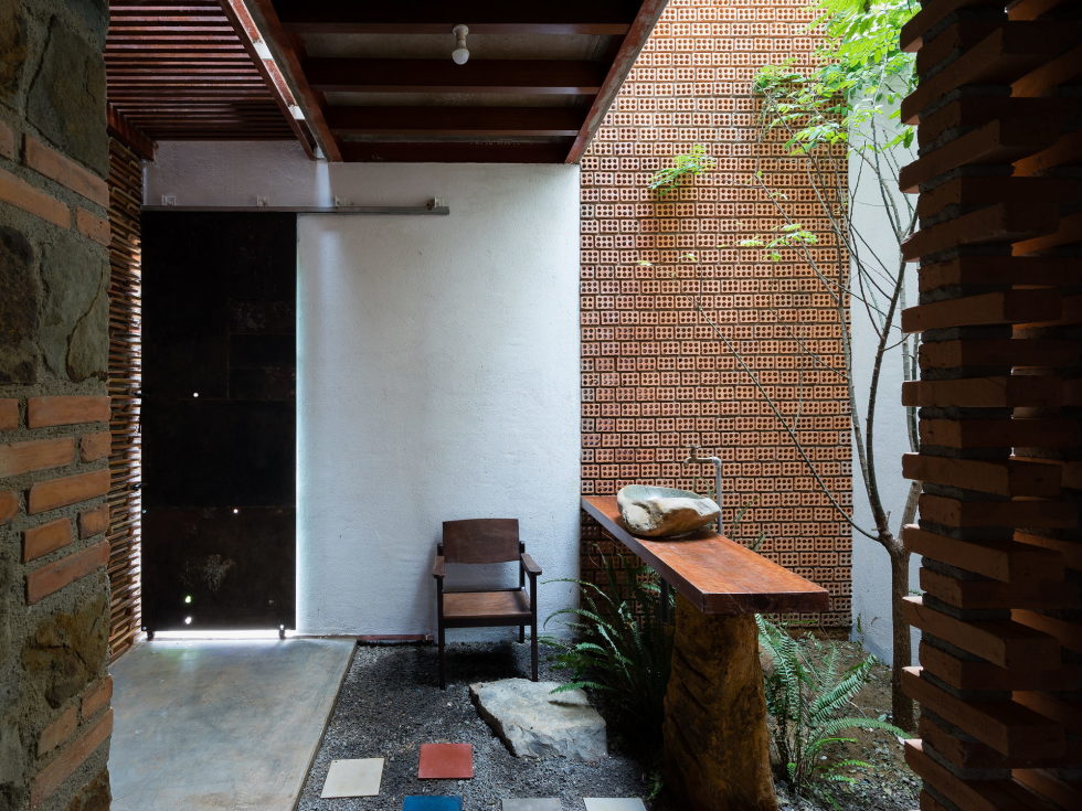 Uncle's House in Dalat, Vietnam upon the project of 3 Atelier 24