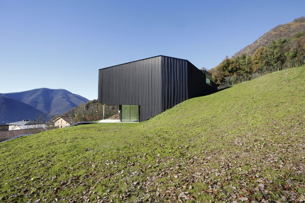 the-alpine-residence-in-italy-4