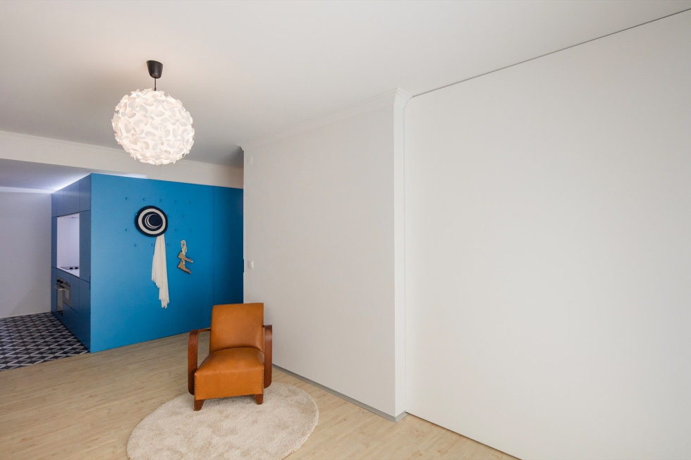 small-apartment-reconstruction-in-portugal-10