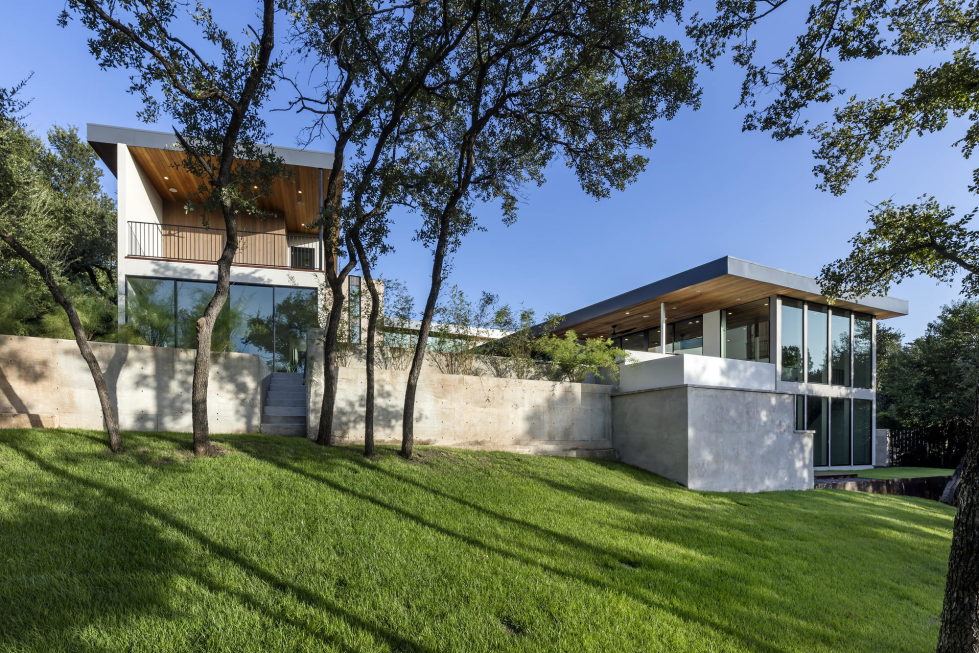 Bracketed Space The Family Residence In Texas 11