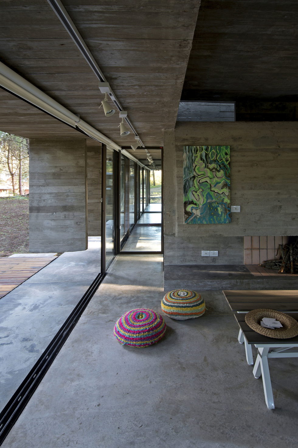 the-concrete-house-for-a-family-in-argentina-13
