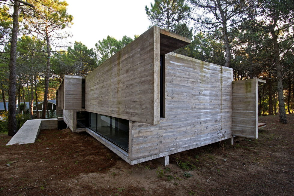 the-concrete-house-for-a-family-in-argentina-14