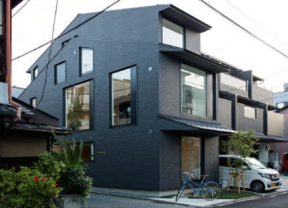The House With Large Windows In Japan 1