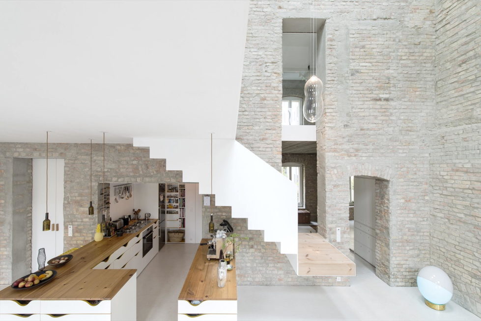 Reconstruction of The Old House in Berlin by asdfg Architekten 1