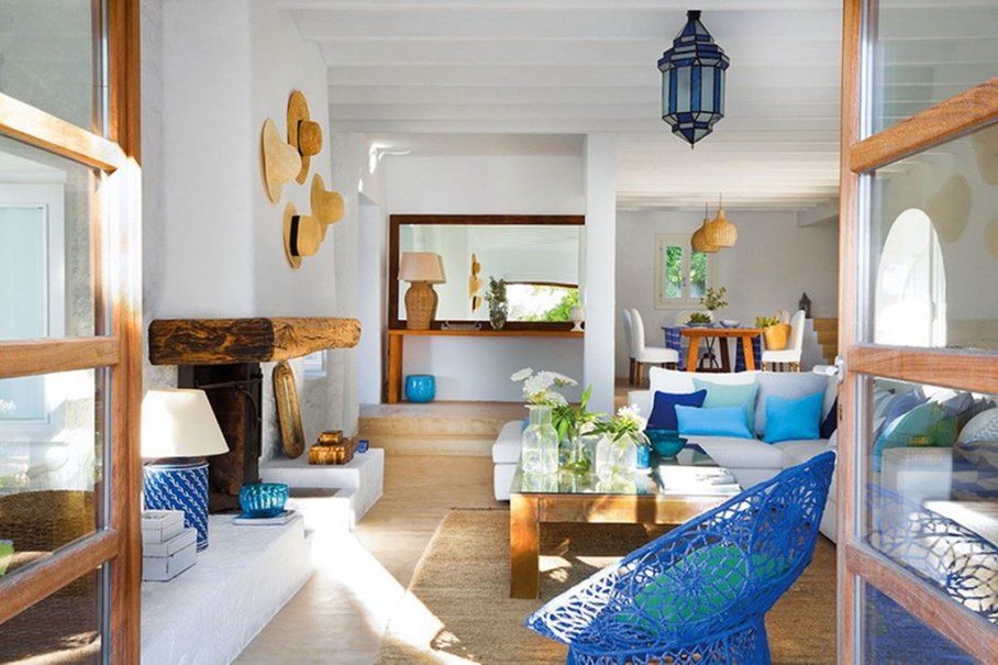 Mediterranean-Style living room design - The Greeks favor white color