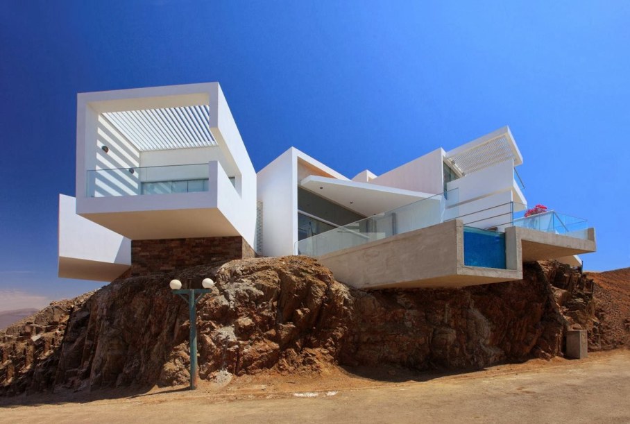 Panoramic Ocean-View House