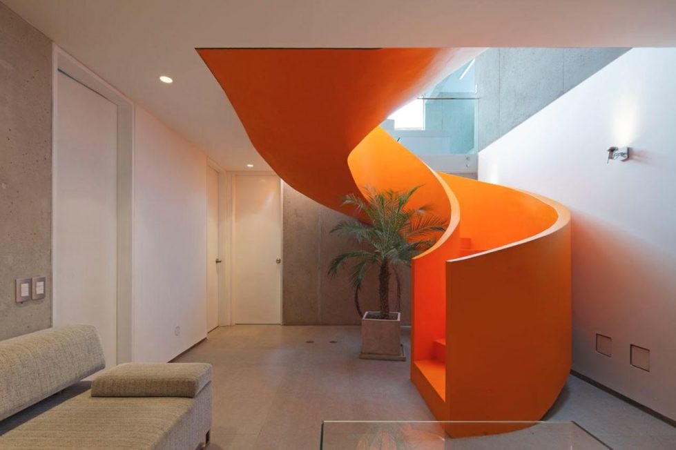 Attractive Open-Terraced House with Orange Staircase 6