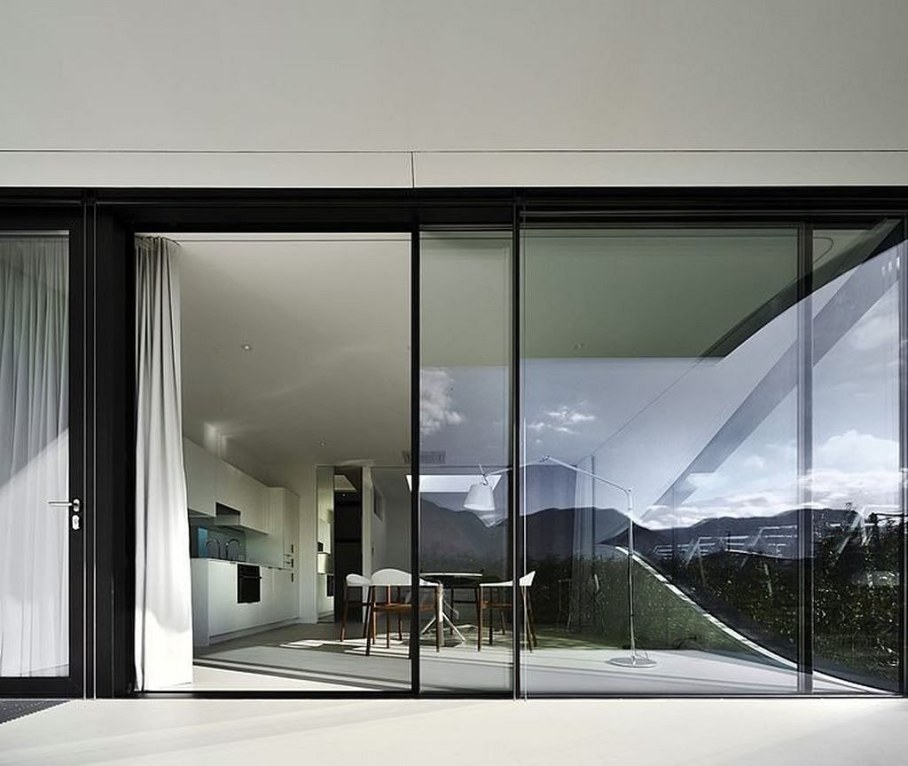 Invisible Mirror Houses - sliding glass walls