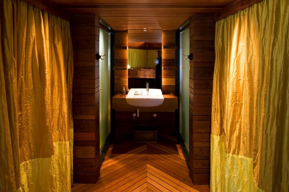 Leaf House - Bathroom