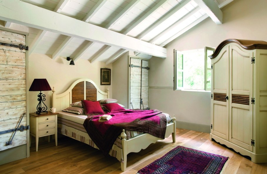 Provence style bedroom - Openness to daylight