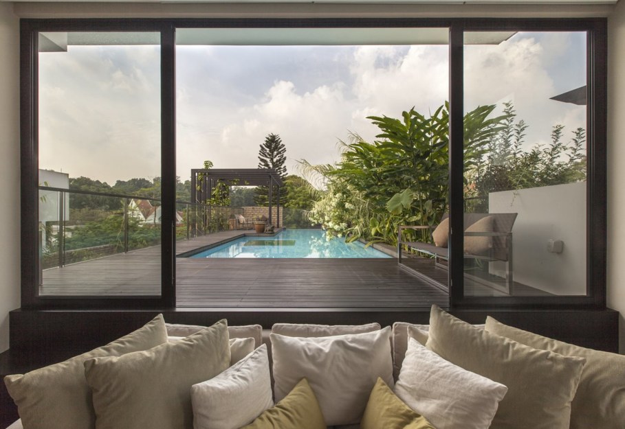 Tan's Garden Villa in Singapore - outdoor pool with wooden deck