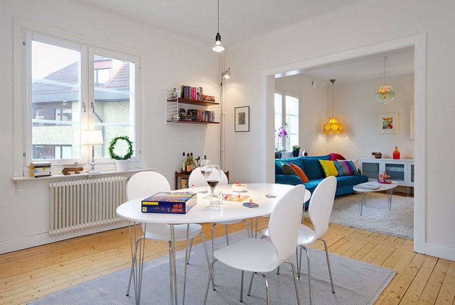 Apartment With Light And Colourful Interior - Dining room 2