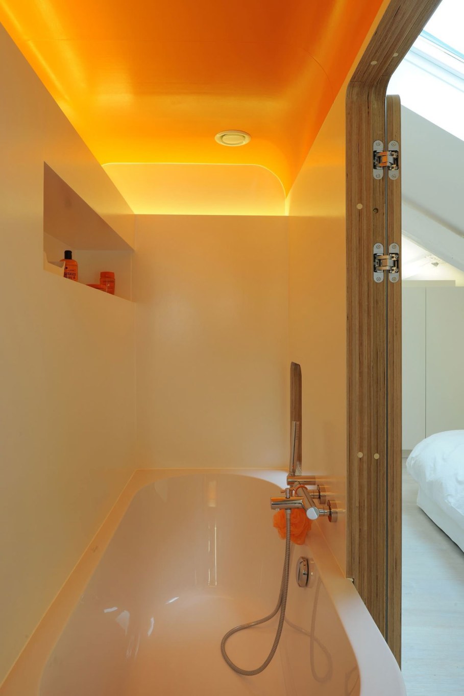 Creative Apartment Design from Dethier Architectures - Orange Bathroom 2