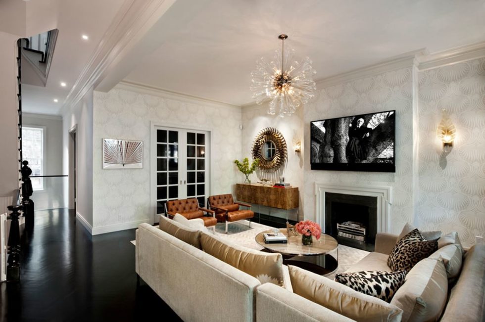 New York townhouse in a mixed style - The owners gather here to talk and watch TV