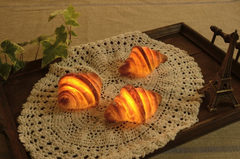 Pampshade from Yukiko Morita - croissants