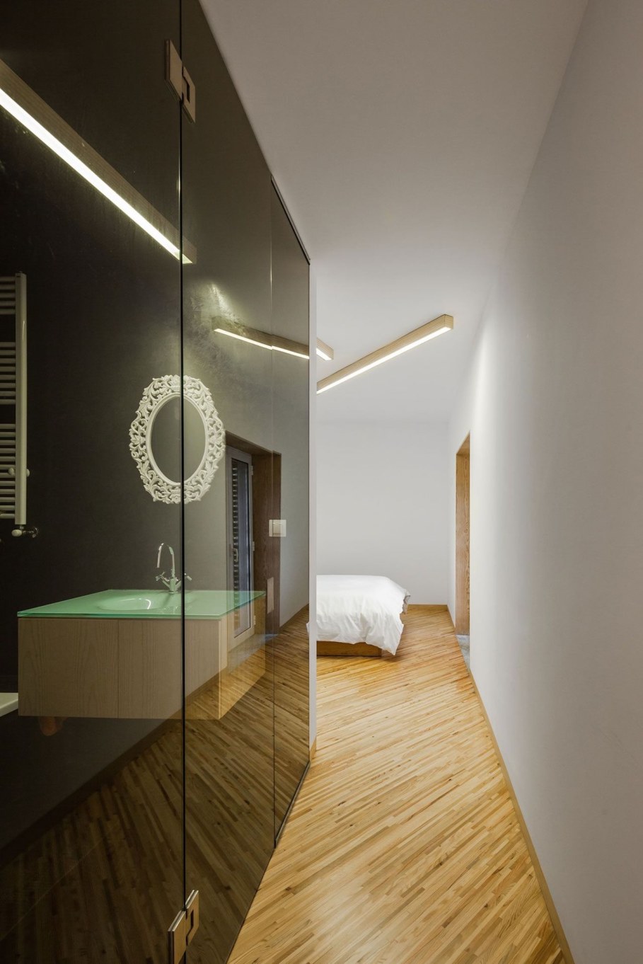 Silver Wood House By Ernesto Pereira - Bedroom