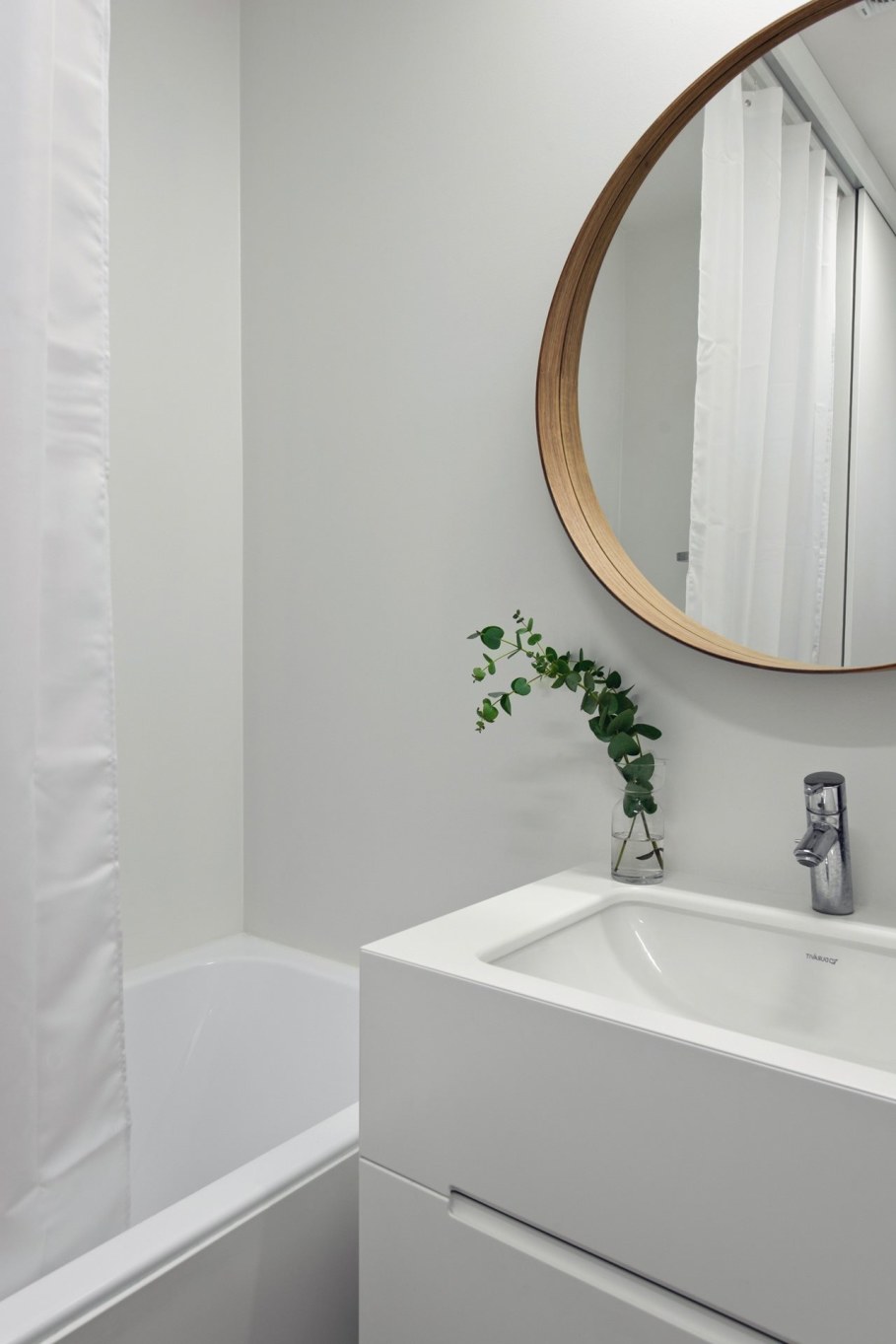 Apartment In Vilnius from Normundas Vilkas - Bathroom with large mirror