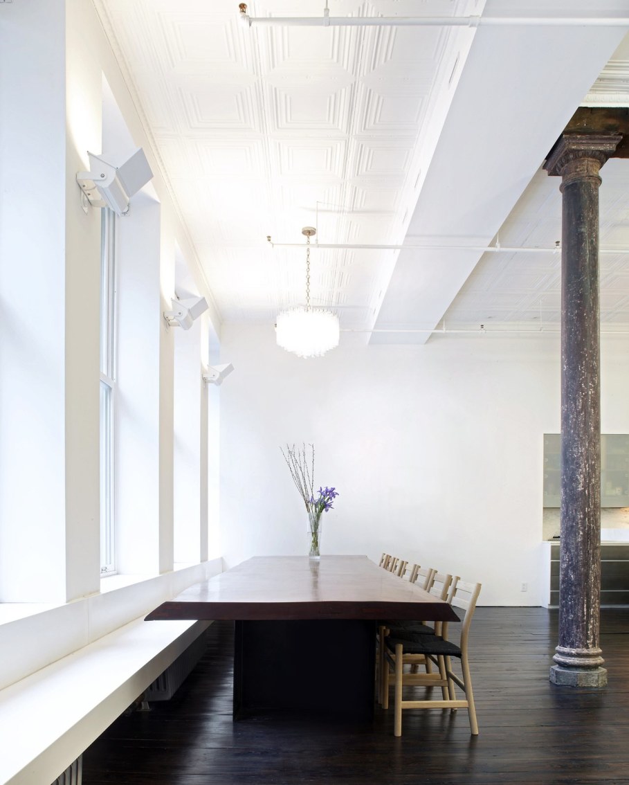 Loft Of 300 square meters in New York - Dining table