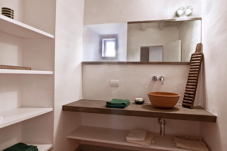 Renovation Of The Former Monastery Building in Tuscany - Bathroom