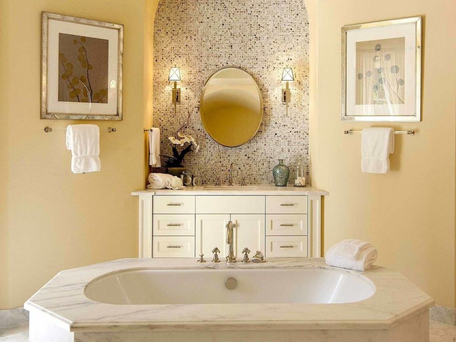 Santa Barbara 'Scarface' Mansion - Bathroom