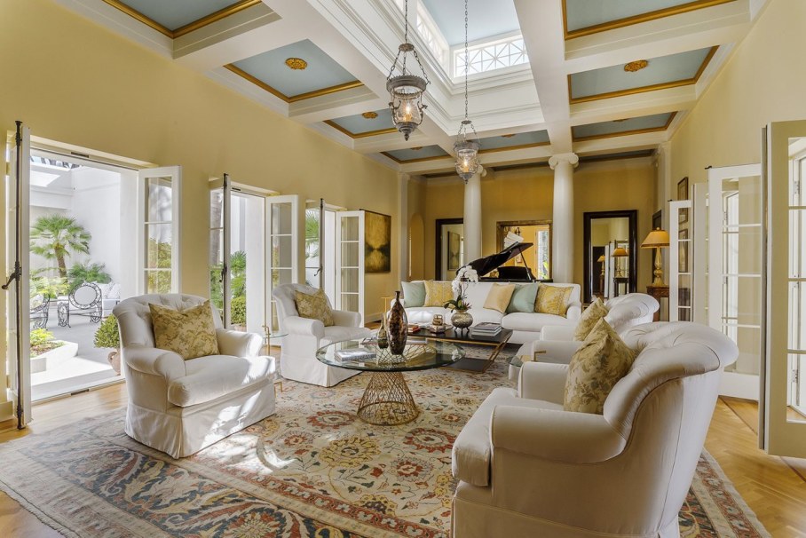 Santa Barbara 'Scarface' Mansion - Living room