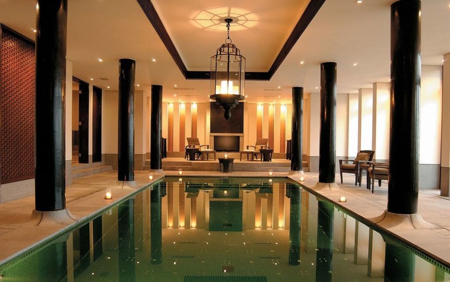 Swimming pool design ideas - The Fuchun Resort Hotel in Guangzhou