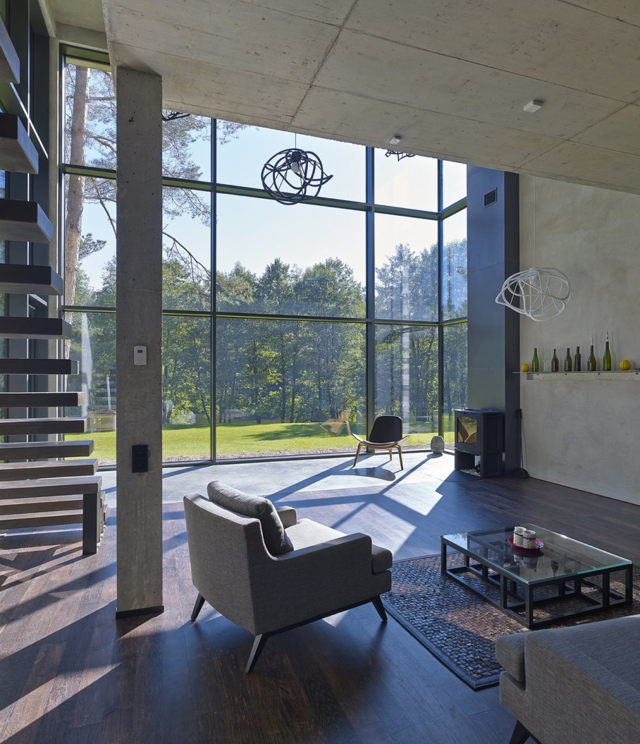 The Modern Manor On The River`s Shore At The Suburb of Vilnius - Living room