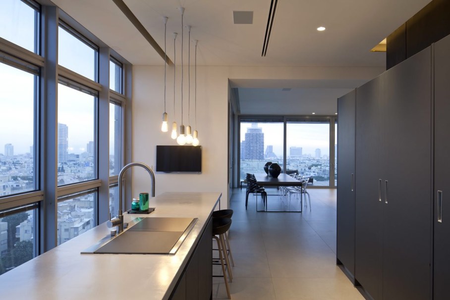 Apartments with panoramic views in Tel Aviv - Kitchen island