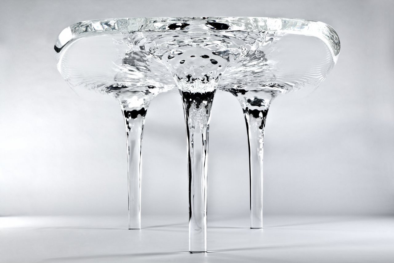Zaha Hadid Demonstrated Amazing Features Of Acryl At Liquid